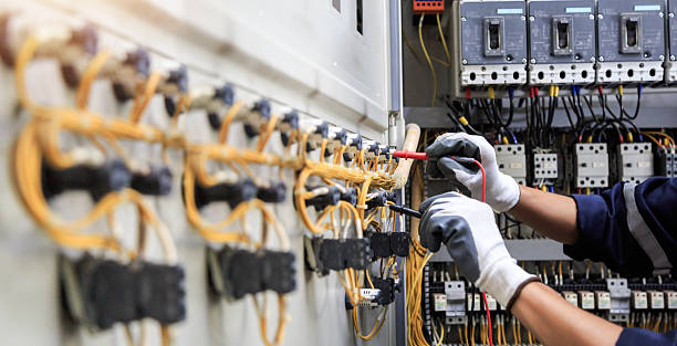 Professional Electrician technician working in Ogden Dunes, IN